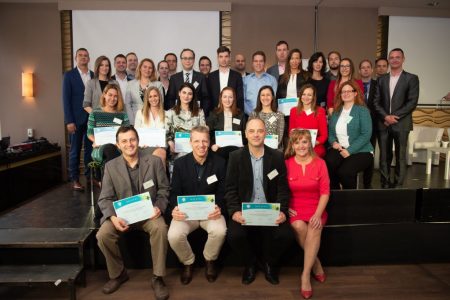 A fenntarthatósággal érdemes, és fontos is foglalkoznunk - „A jövő vezetői” átvehették oklevelüket