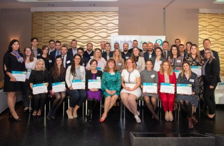 A rendszerszintű átalakulásokhoz ilyen vezetőkre van szükség – átvették oklevelüket „A jövő vezetői” 2022-es résztvevői